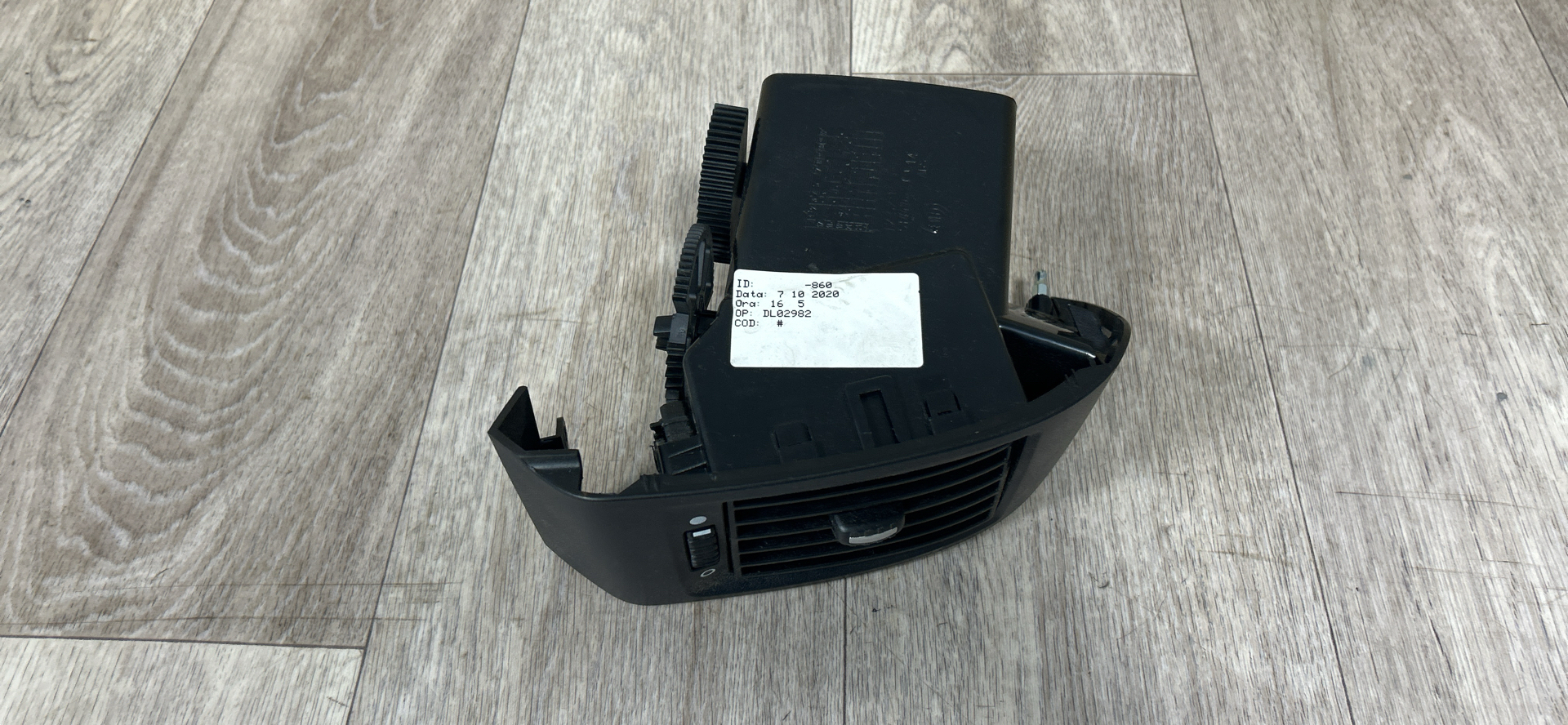 Дефлектор обдува салона Peugeot Boxer 2010. Купить бу Array Array OEM №LS385807, LS385822, LS385823