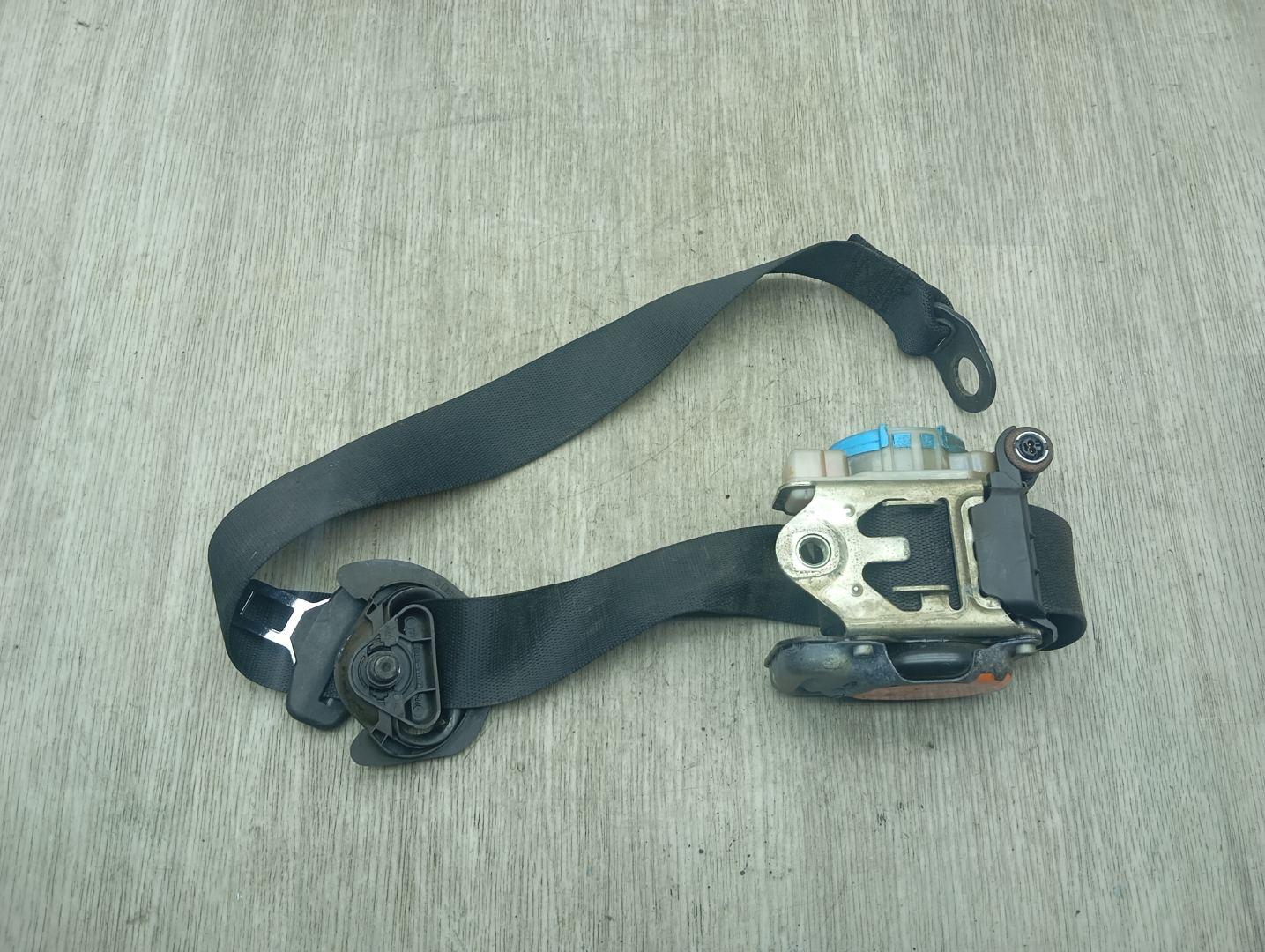 Ремень безопасности передний правый Mercedes A W176 2015. Купить бу Array Array OEM №A1768602285, 307494598228