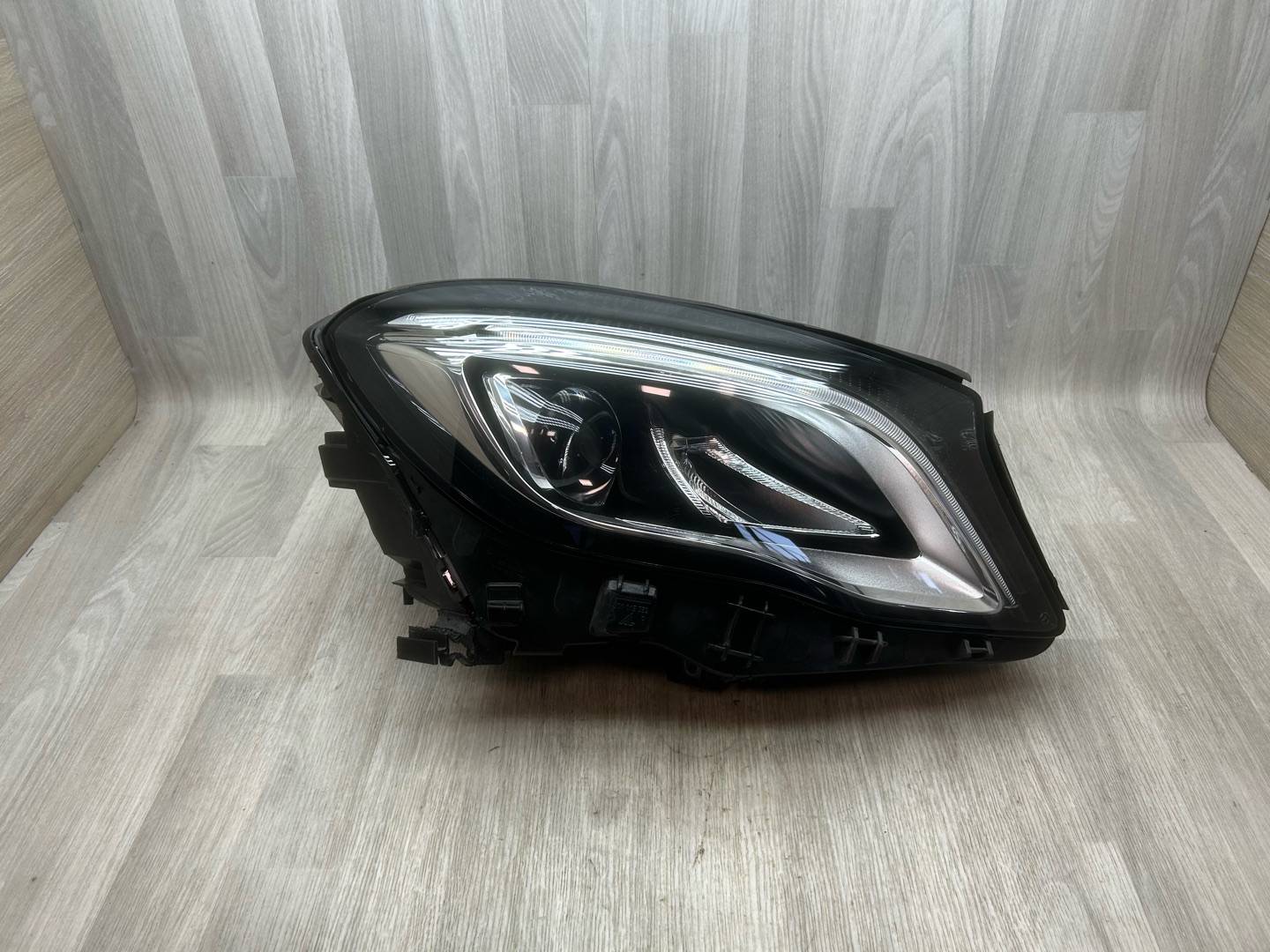 Фара правая Mercedes GLA X156 2015. Купить бу Mercedes GLA X156 OEM №A1569067600, LE15A6360, ZGS0005