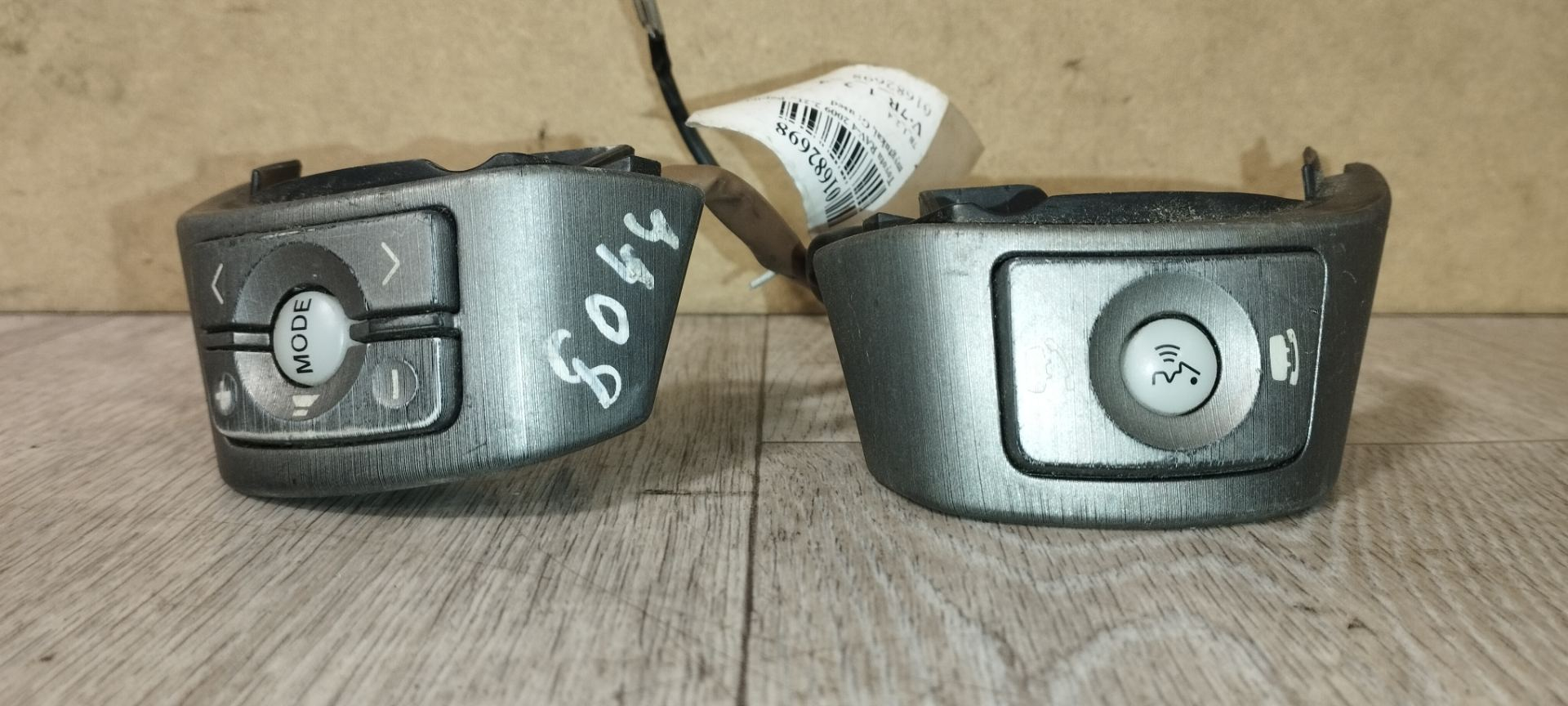 Кнопки руля Toyota RAV4 3  (XA30) 2009. Купить бу Toyota RAV4 3  (XA30) OEM №