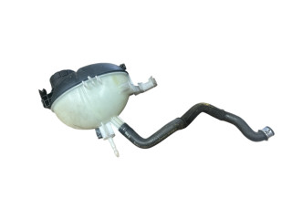 бачок расширительный Mercedes-Benz C-Класс W204/S204 W204 2009, 2.2 л., CDi, OM 646.811, дизель, АКПП, iridiumsilber / 775, седан, задний привод, правый руль, A2045000049, A2045000749