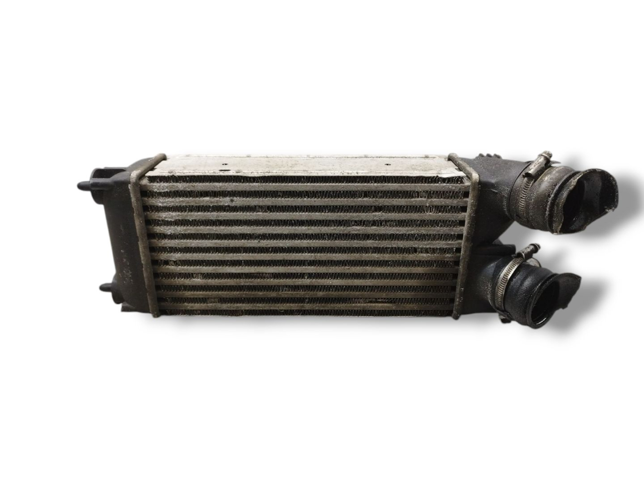 интеркулер Peugeot 3008 1 поколение 2010, 1.6 л., HDi, 9HZ (DV6TED4), дизель, 6МКПП, gris aluminium / ezr, внедорожник 5 дв., передний привод, правый руль, 9656503980 - фото №1