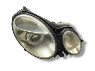 фара правая Mercedes-Benz E-Класс W211/S211 2005, 3.0 л., CDi, OM 642.920, дизель, АКПП, cubanitsilber / 723, седан, задний привод, правый руль, A2118201661