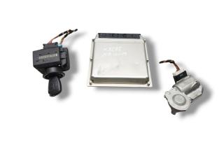 блок управления двигателем Mercedes-Benz CLK-Класс C209/A209 C209 2002, 2.6 л., i, M 112.912, бензин, АКПП, iolithblau / 357, купе, задний привод, правый руль, 2095450508, 2034621130, 0261207781, 1121532679