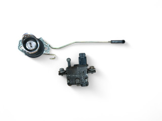 замок багажника BMW Z3 E36 [рестайлинг] E36/7 2000, 1.9 л., i, M43 B19 (194E1), бензин, 5МКПП, titansilber / 354, родстер, задний привод, правый руль, 19446900