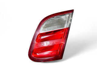 фонарь крышки багажника правый Mercedes-Benz CLK-Класс W208/A208 [рестайлинг] A208 2000, 3.2 л., i, M 112.940, бензин, АКПП, чёрный, 197u, кабриолет, задний привод, правый руль, A2088200864