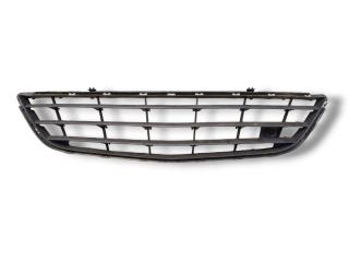 заглушка (решетка) в бампер Opel Corsa D 2010, 1.2 л., i, A 12 XER, бензин, 5МКПП, casablancaweiss / 10u, хетчбэк 3 дв., передний привод, правый руль, 13179942