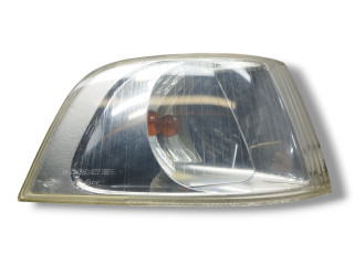 поворотник правый Volvo S40 1 поколение [рестайлинг] 2003, 1.6 л., i, B 4164 S2, бензин, 5МКПП, седан, передний привод, правый руль, 30621832