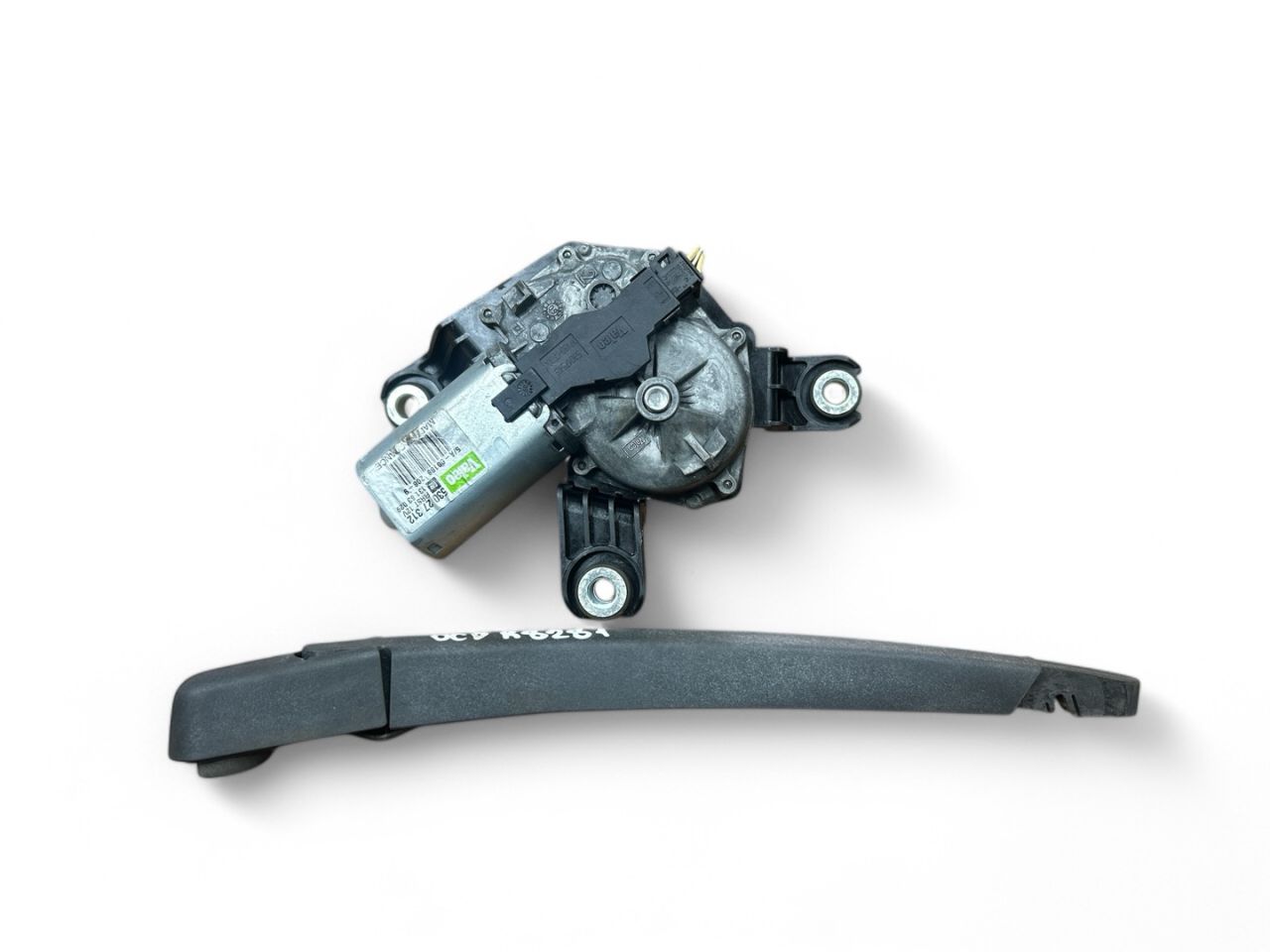 моторчик заднего стеклоочистителя (дворника) Opel Corsa D 2009, 1.0 л., i, Z 10 XEP, бензин, 5МКПП, lichtsilber / 163, хетчбэк 3 дв., передний привод, правый руль, 13163029, 53027312 - фото №1