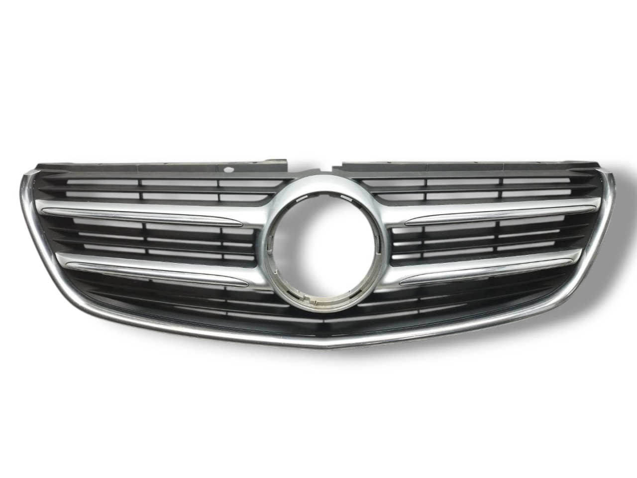 решетка радиатора Mercedes-Benz Vito W447 2016, 2.2 л., CDi, дизель, микроавтобус, задний привод, A4478801901, A4478802001, A4478880223, A4478800083, A4478800183, A4478800283, A44788000383 - фото №1