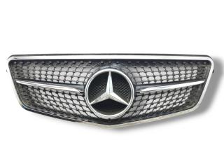 решетка радиатора Mercedes-Benz E-Класс W212/S212/C207/A207 2010, 3.0 л., CDi, OM 642.850, дизель, АКПП, obsidianschwarz / 197, седан, задний привод, правый руль