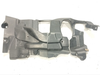 планка под капот BMW 6 Gran Coupe F06 [рестайлинг] 2017, 4.0 л., 7185169