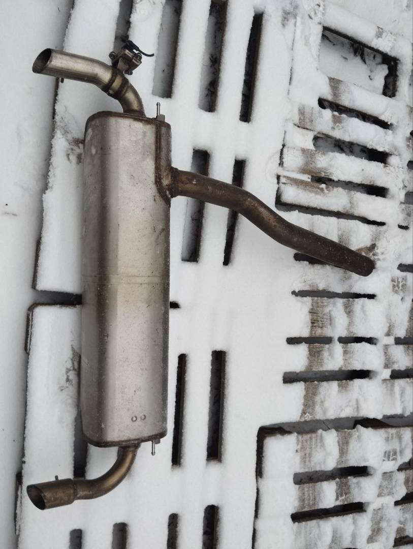 глушитель BMW 5 серия G30/G31 G30 2019, 2.0 л., дизель, АКПП, седан, 8637728 - фото №1