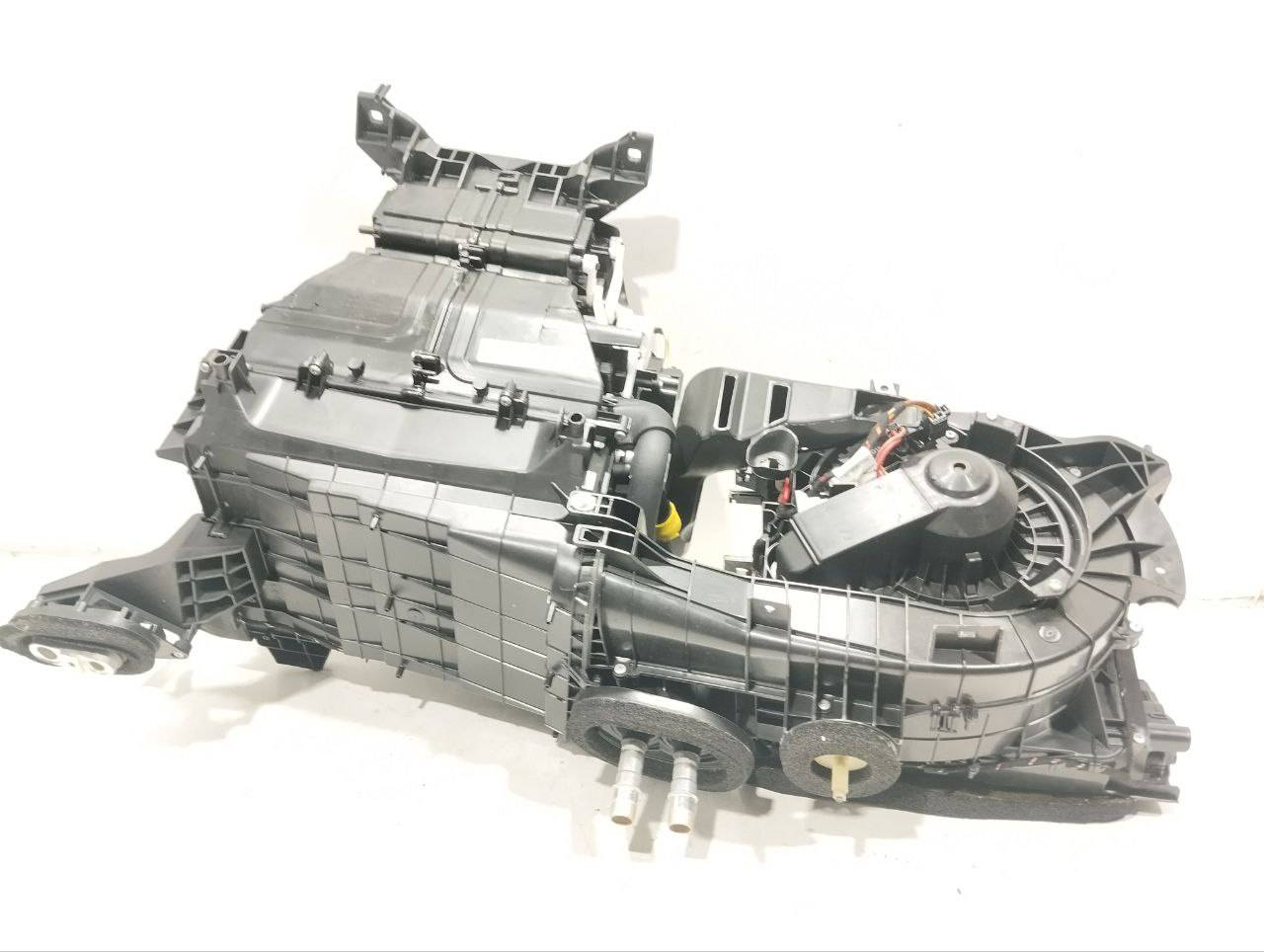 отопитель в сборе (печка) Land Rover Range Rover Velar 1 поколение 2022, 2.0 л., дизель, GX7319E624AA, M8A219B555HA - фото №1