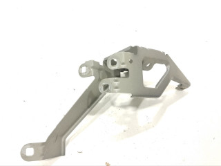 крепление ( кронштейн ) крыла BMW 6 серия G32 2019, 3.0 л., дизель