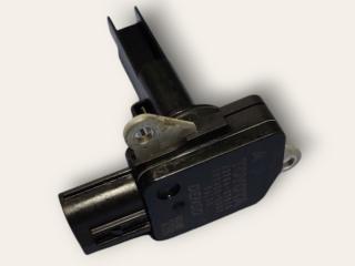 расходомер воздуха Toyota Prius V 1 поколение 2015, 1.8 л., 2220437010