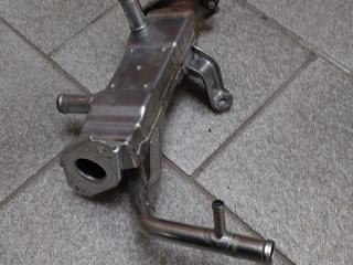 охладитель EGR / Радиатор EGR Toyota Prius V 1 поколение 2014, 1.8 л., 2560137010