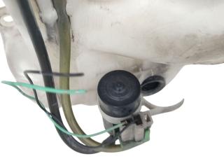 насос (моторчик) омывателя стекла Mitsubishi Space Wagon 2 поколение (Typ N30/N40) 1997, 2.0 л., 4D68 T, дизель