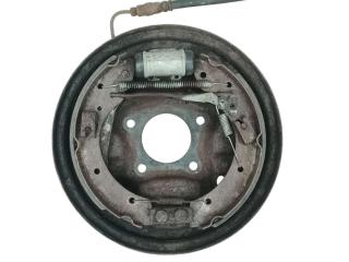 защитный кожух тормозного механизма Toyota Avensis 1 поколение (T220) 1999, 2.0 л., 2C-TE, дизель