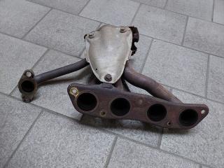 коллектор выпускной Toyota Prius V 1 поколение 2015, 1.8 л.