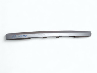 накладка подсветки номера Toyota Avensis 3 поколение (T270) 2010, 76801050907680105110