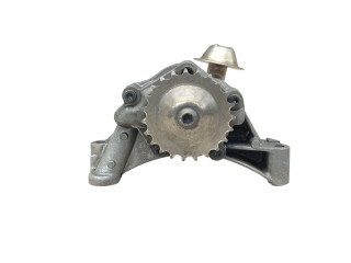 насос масляный Volkswagen Golf 5 поколение 2004, 1.9 л., дизель, 038115251B, 038115105C, 038115121A
