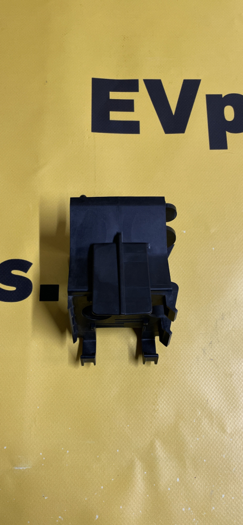 кронштейн (крепление) Tesla Model Y 1 поколение 2020, 1500123-00-B - фото №1