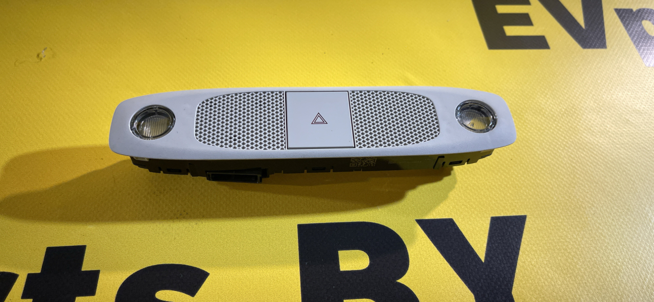 фонарь салона (плафон) Tesla Model 3 1 поколение 2022, blue, полный привод, 1092573-01-H - фото №1