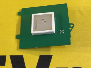 антенна навигации Tesla Model Y 1 поколение (2020 - 2026), 1079734-00-C, 1599097-00-B