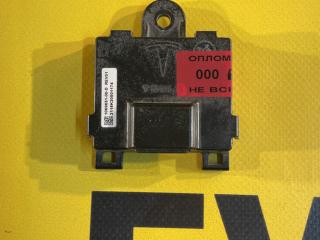 блок управления (другие) Tesla Model S 1 поколение [рестайлинг] 2018, white, полный привод, 1069651-00-D