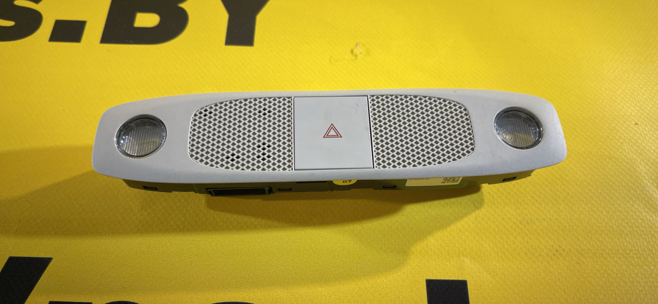 фонарь салона (плафон) Tesla Model Y 1 поколение (2020 - 2026), 1500237-00-E, 1547671-00-A - фото №1