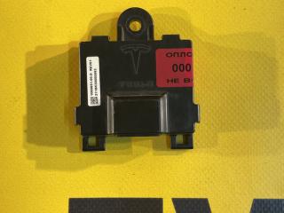 блок управления (другие) Tesla Model S 1 поколение [рестайлинг] 2018, white, полный привод, 1069651-00-D