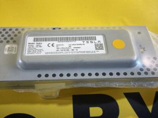 блок радио Tesla Model 3 1 поколение 2022, полный привод, 1079749-00-D, 1079749-00-E