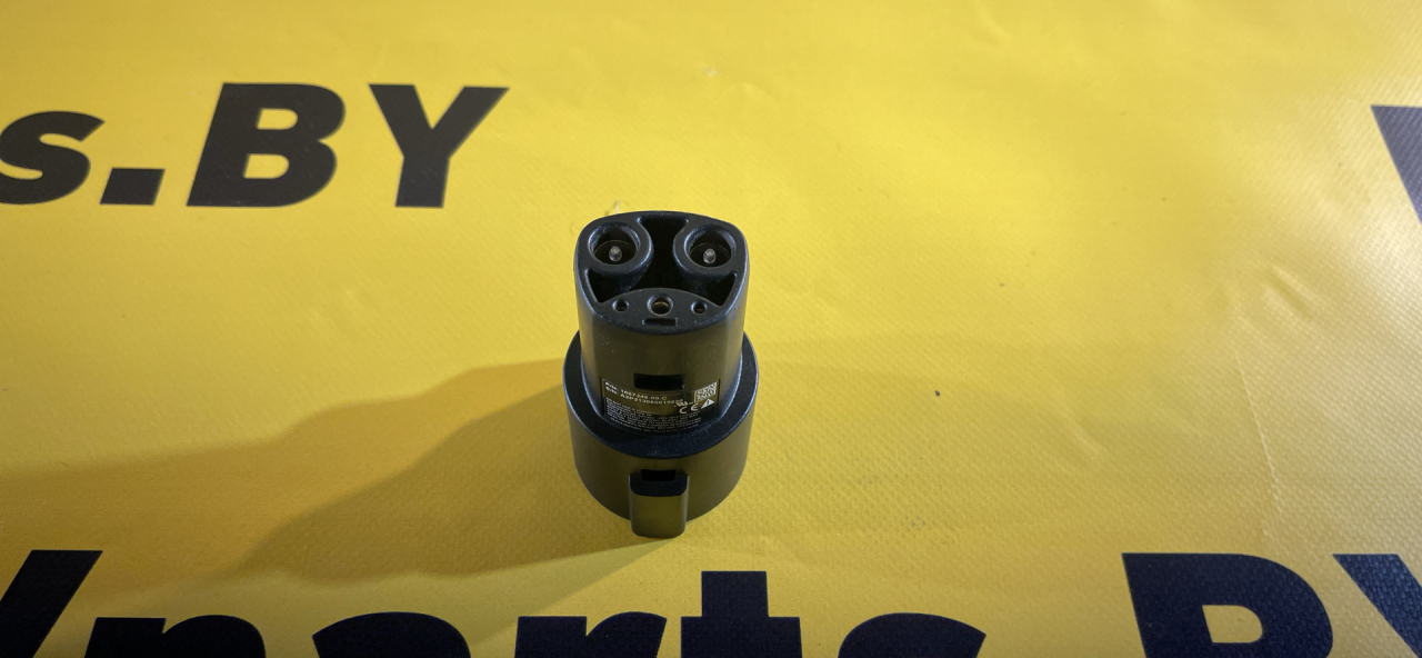 переходник для зарядки Tesla Model Y 1 поколение 2021, black, полный привод, 1067348-00-B - фото №1