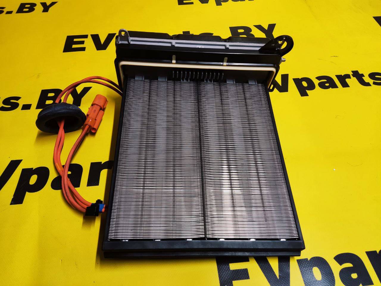 Электрический отопитель салона Tesla Model 3 1 поколение (2017 - 2026), 1088218-00-I - фото №1