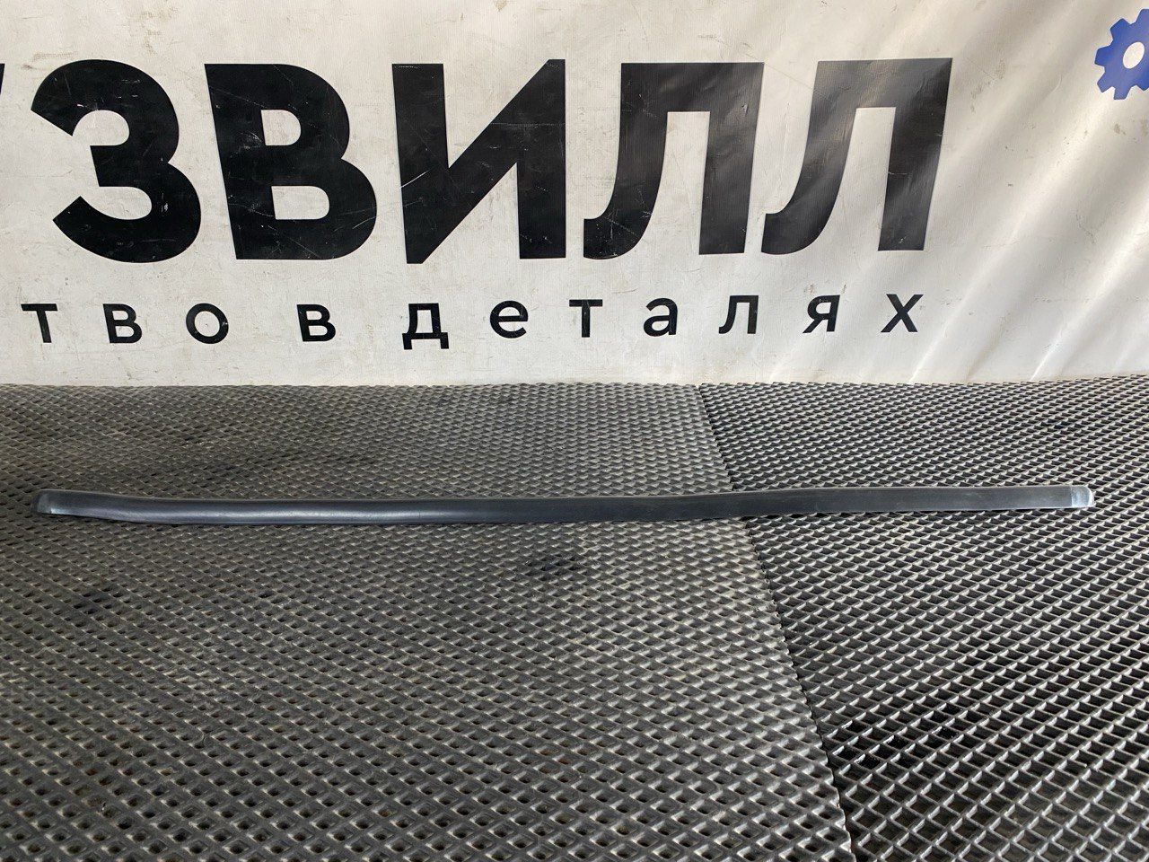 Уплотнитель стекла Volvo FH5 2 (2019 - 2026) - фото №1