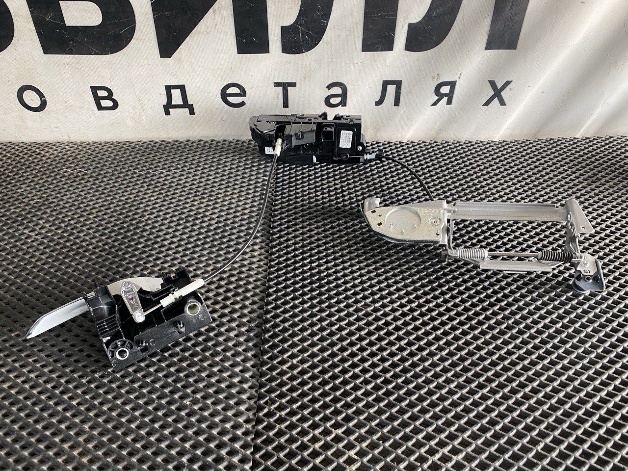 замок двери Volvo FM5 1 (2019 - 2025), 82313918, 84012027, 24112448, 24112505 - фото №1