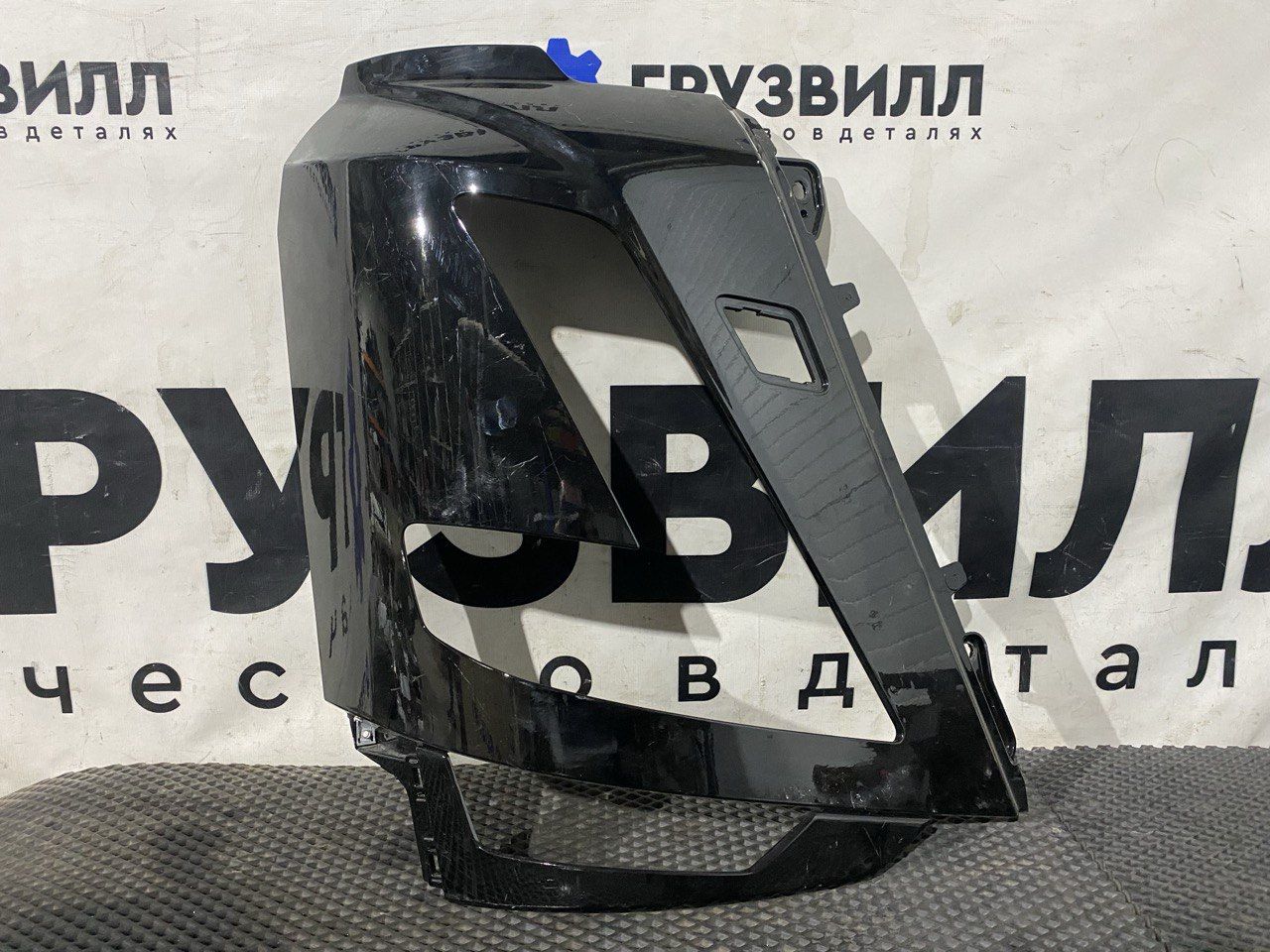 Окантовка правой фары Volvo FM5 1 (2019 - 2025), 84407380, 23992370 - фото №1
