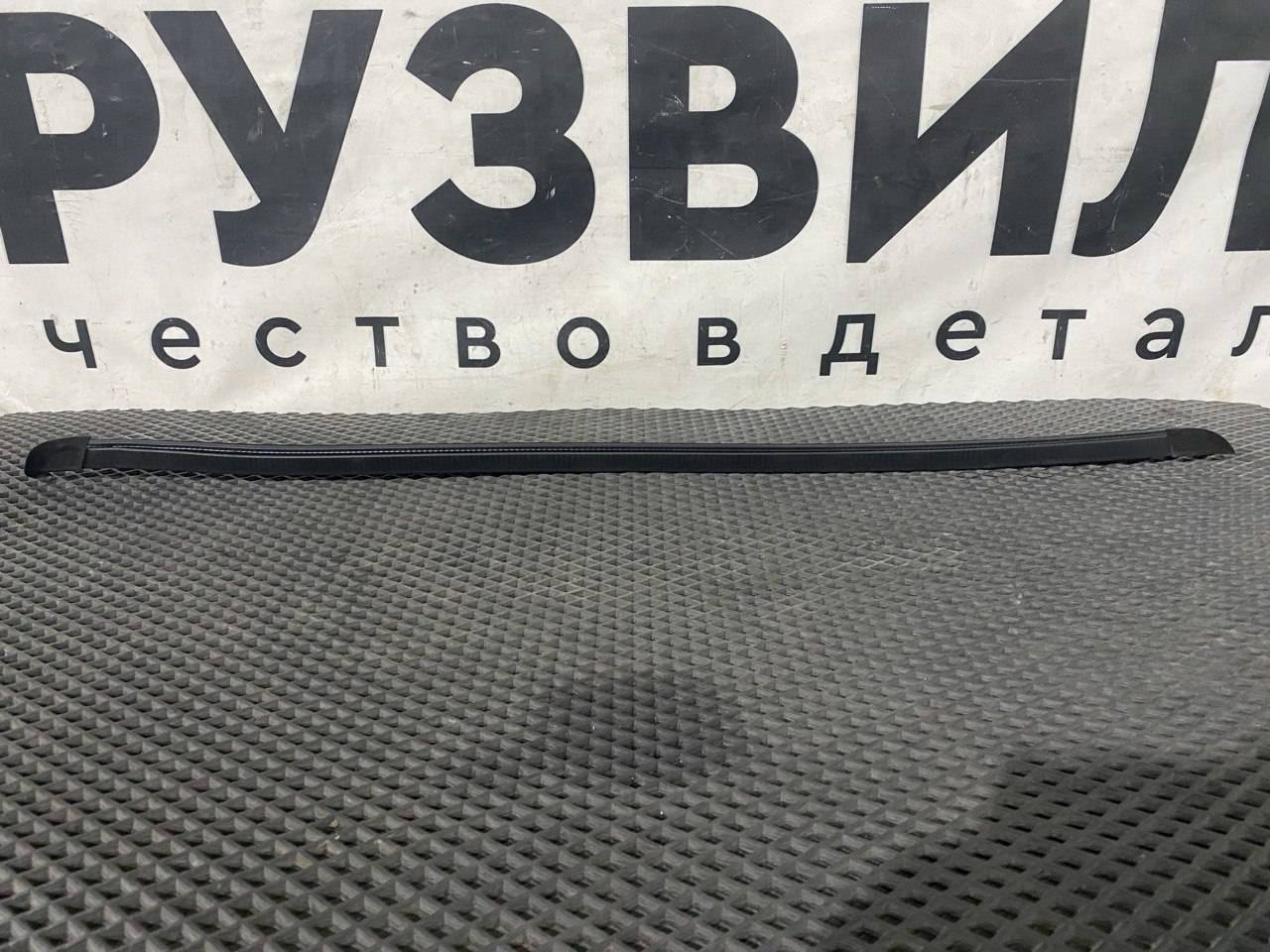 Уплотнитель стекла Volvo FH4 первое поколение (2013 - 2020), 82110669 - фото №1