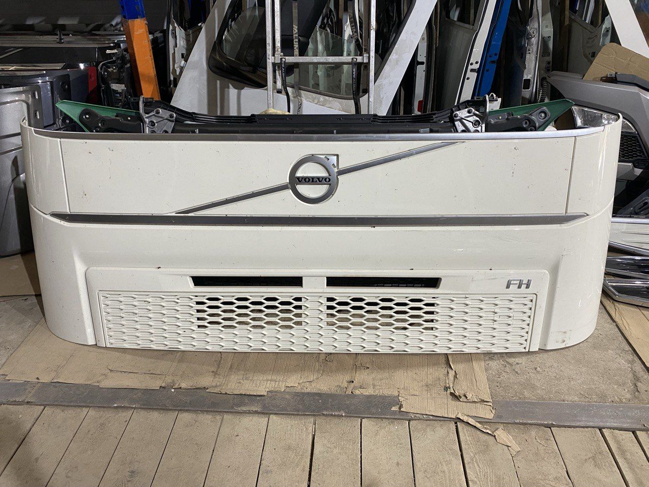 капот Volvo FH5 2 (2019 - 2025), 84281138, 84209992 - фото №1