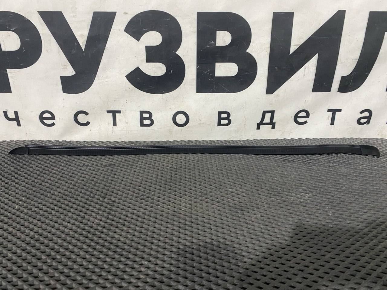 Уплотнитель стекла Volvo FH5 2 (2019 - 2025), 82178204 - фото №1