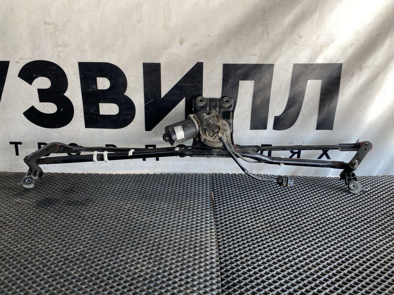 механизм стеклоочистителя (трапеция дворников) Volvo FH4 первое поколение (2013 - 2020), 82907416, 84194650 - фото №1