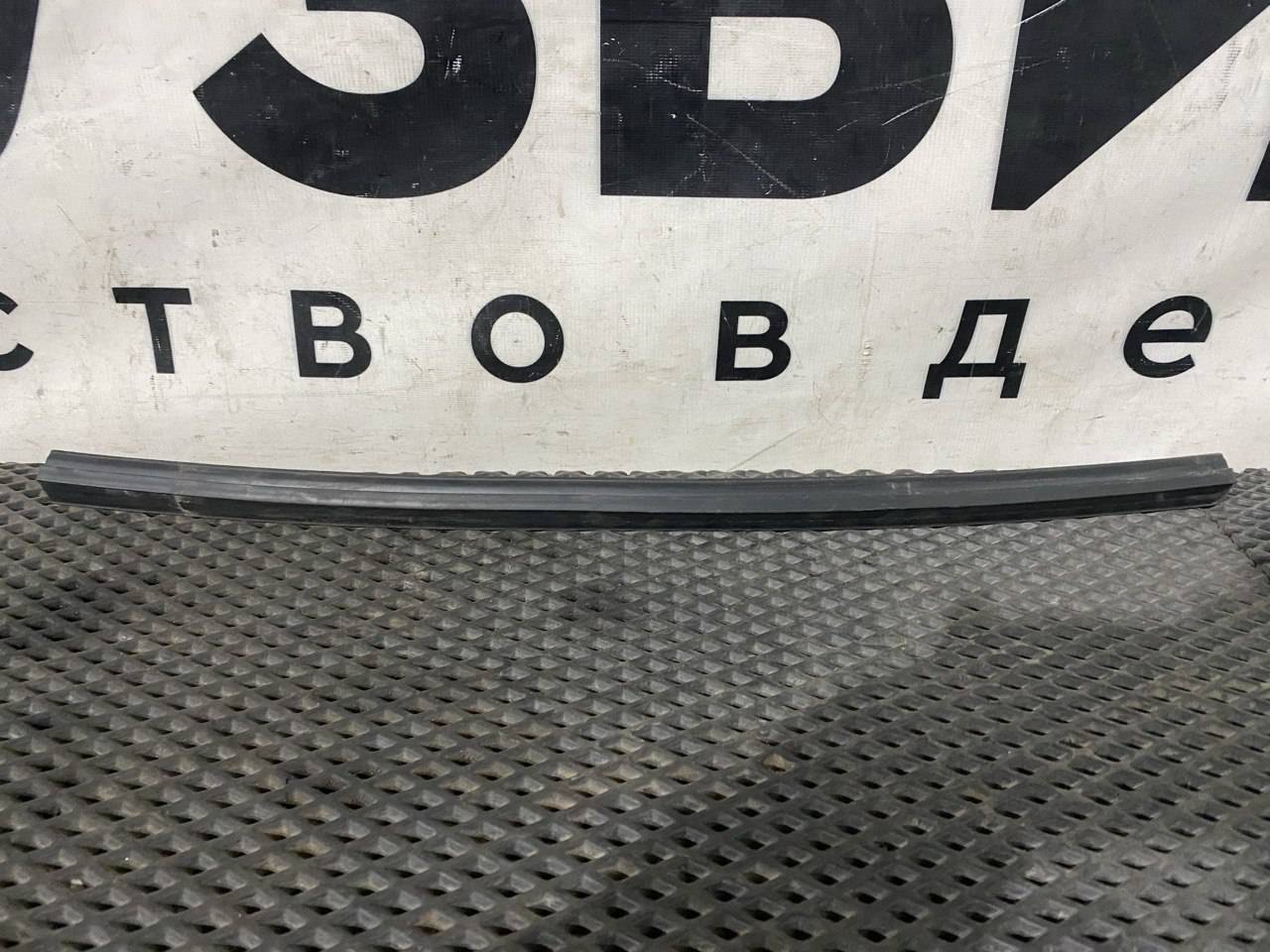 Уплотнитель стекла Mercedes-Benz Actros 4 поколение (MP4) (2011 - 2025), A9607250766 - фото №1