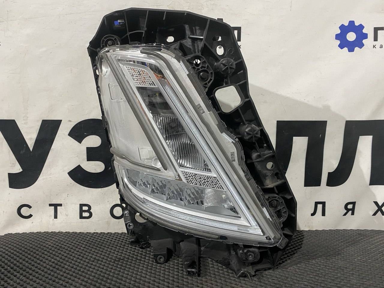 фара правая Volvo FM5 1 (2019 - 2025), 84334209, 24056485 - фото №1