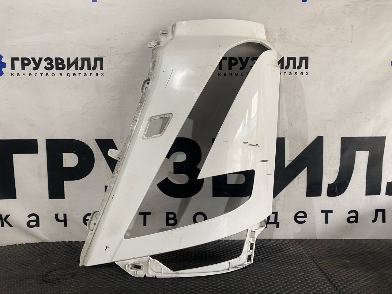 Окантовка левой фары Volvo FH5 2 (2019 - 2025), 23526465, 23529230 - фото №1