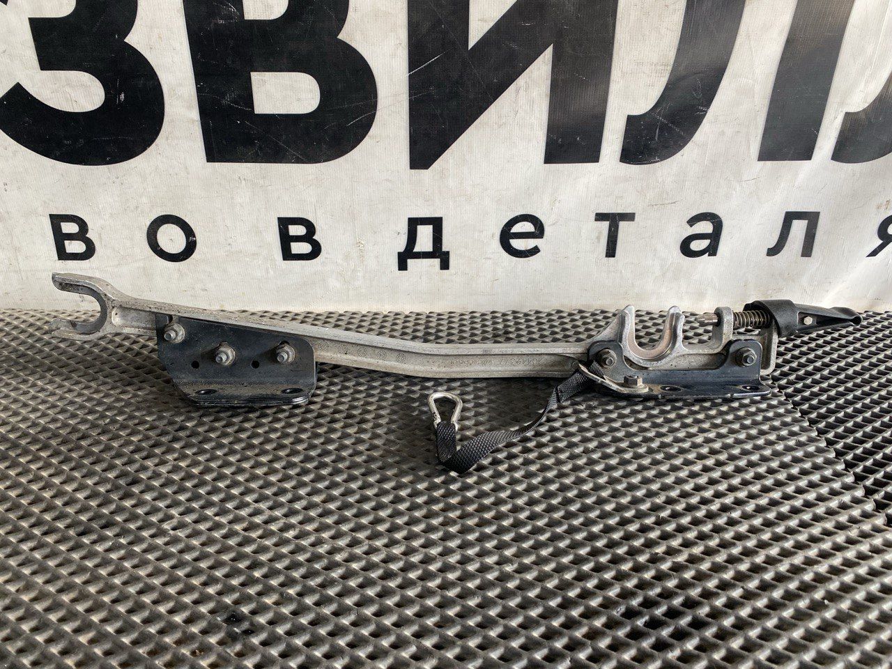 кронштейн (крепление) Volvo FH4 первое поколение (2013 - 2020), 20442377, 78587843, 22196200 - фото №1