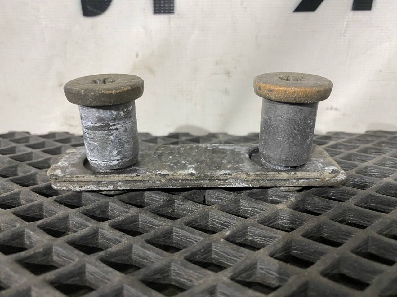 Кронштейн спойлера шасси Scania 6-series, 2516094, 2516093 - фото №1