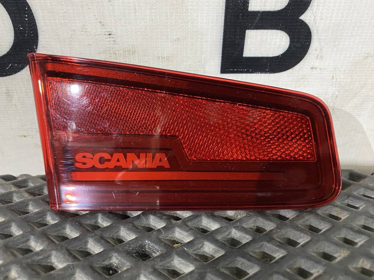 габаритный фонарь Scania 6-series, 2039491 - фото №1