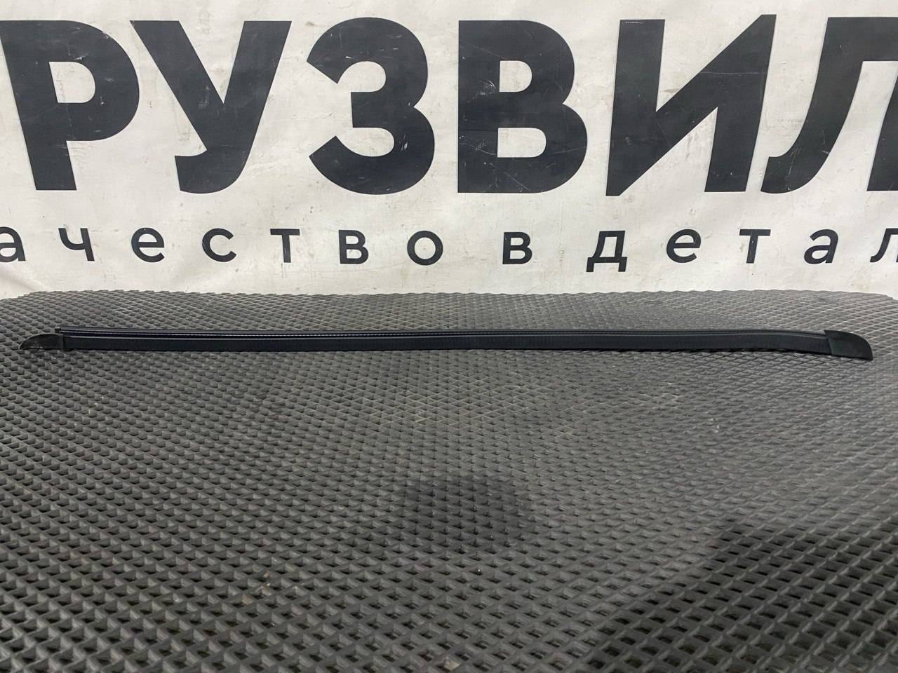 Уплотнитель стекла Volvo FH5 2 (2019 - 2025), 82178204 - фото №1