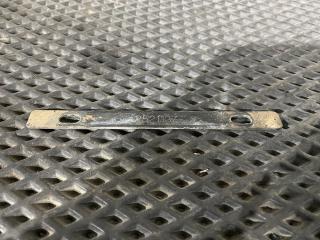 Кронштейн спойлера шасси Scania 6-series, 2521137